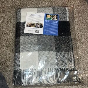 Ukrainian 100% Wool Throw Blanket Soft Warm Cozy Fringed GreaterGood New 55x78